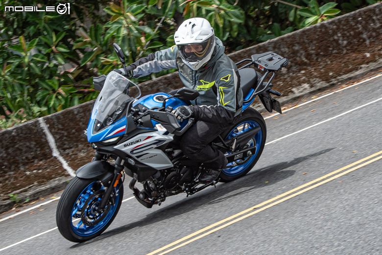 點我看大圖 2026 SUZUKI SV-7GX 試駕報告|V雙風味依然經典,熱血可以更加舒適!