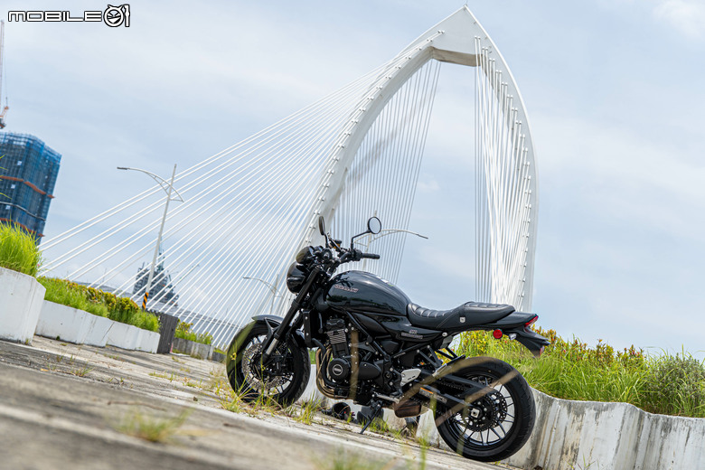 點我看大圖 KAWASAKI Z900RS 黑球試駕|經典好球不退色,只隨時間淬鍊