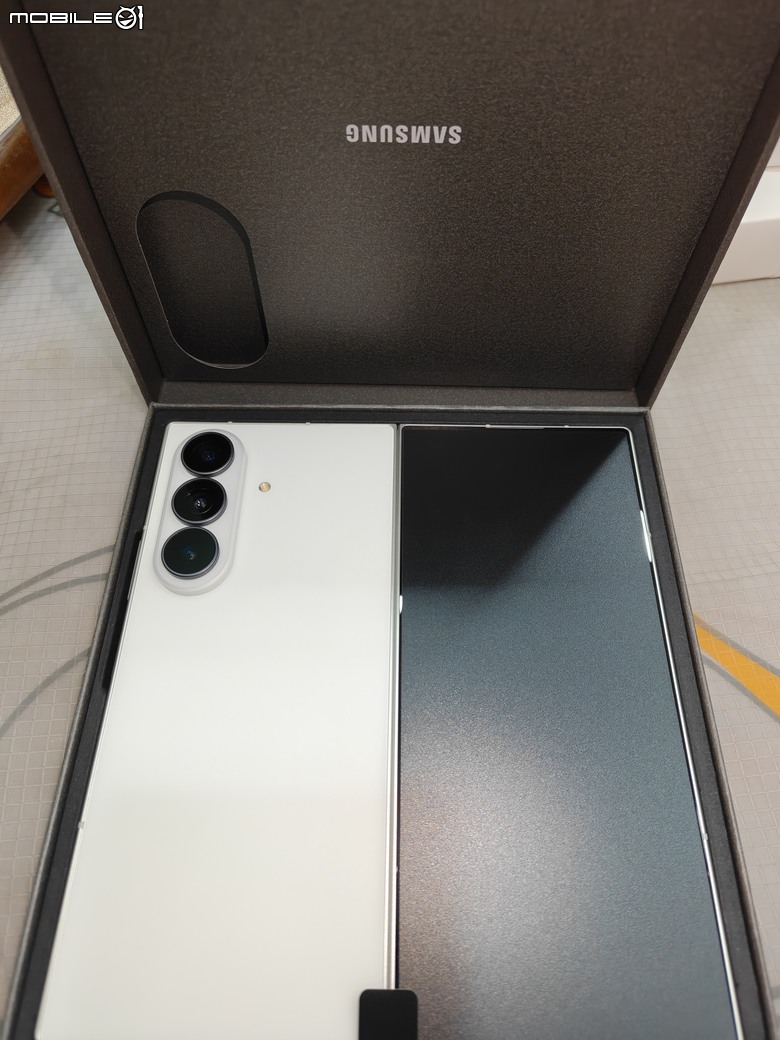 Z Fold8 Ultra 手機內建安達加購保險 出現異常問題小抱怨
