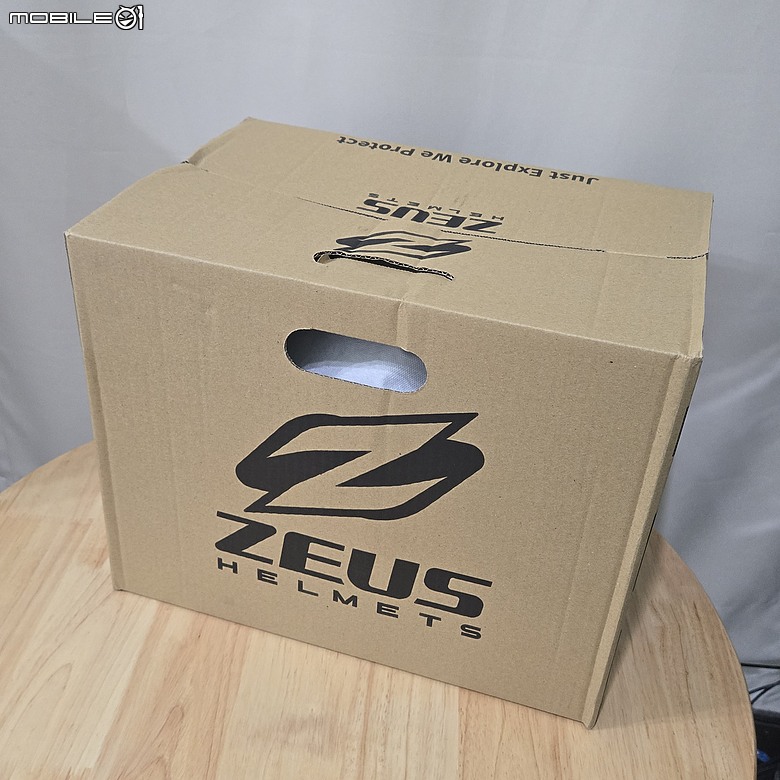 點我看大圖 【開箱】ZEUS 瑞獅 ZS-613H 可拆卸式面甲 ,全罩、3/4任意切換!