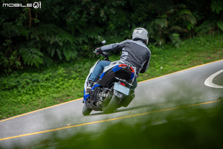 點我看大圖 KYMCO G7 試駕|電推輕量轉生,旗艦跑旅降臨