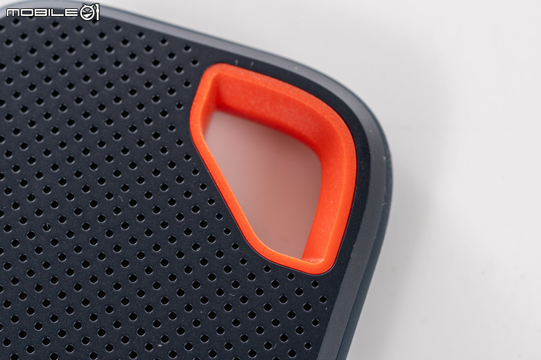 SanDisk Extreme Portable SSD（E70）攜帶式固態硬碟開箱試用 小巧體積內兼具大容量與高速傳輸性能