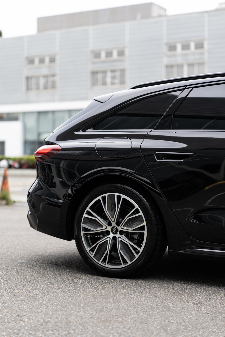 交車分享|A5 Avant TFSI 110kW S line|金屬神迷黑・Mythos Black・0E