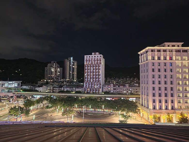 Samsung Galaxy Z Fold8 Ultra 評測報告｜輕薄手感與極致多工的完美平衡！