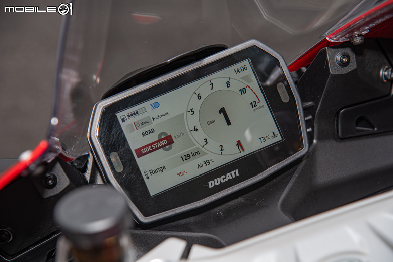 點我看大圖 DUCATI Pangale V2 S 試駕|街賽一體混血王子!超輕量級、最親民的DUCATI跑車
