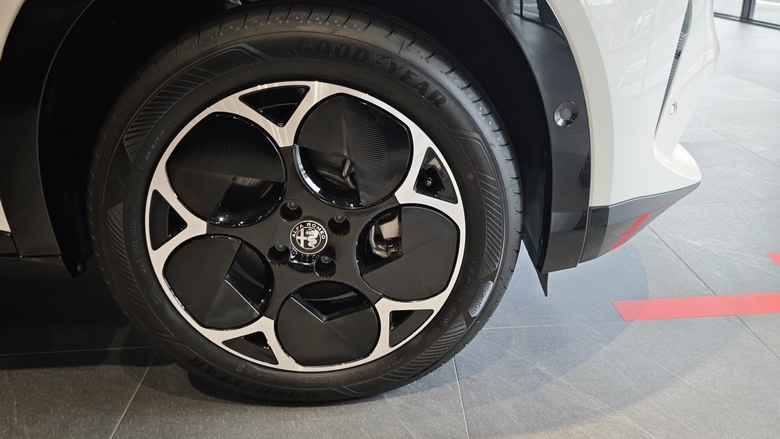 桃園荃程汽車參訪 - 依照Stellantis Brand House 全球規範打造之亞太區第二座據點