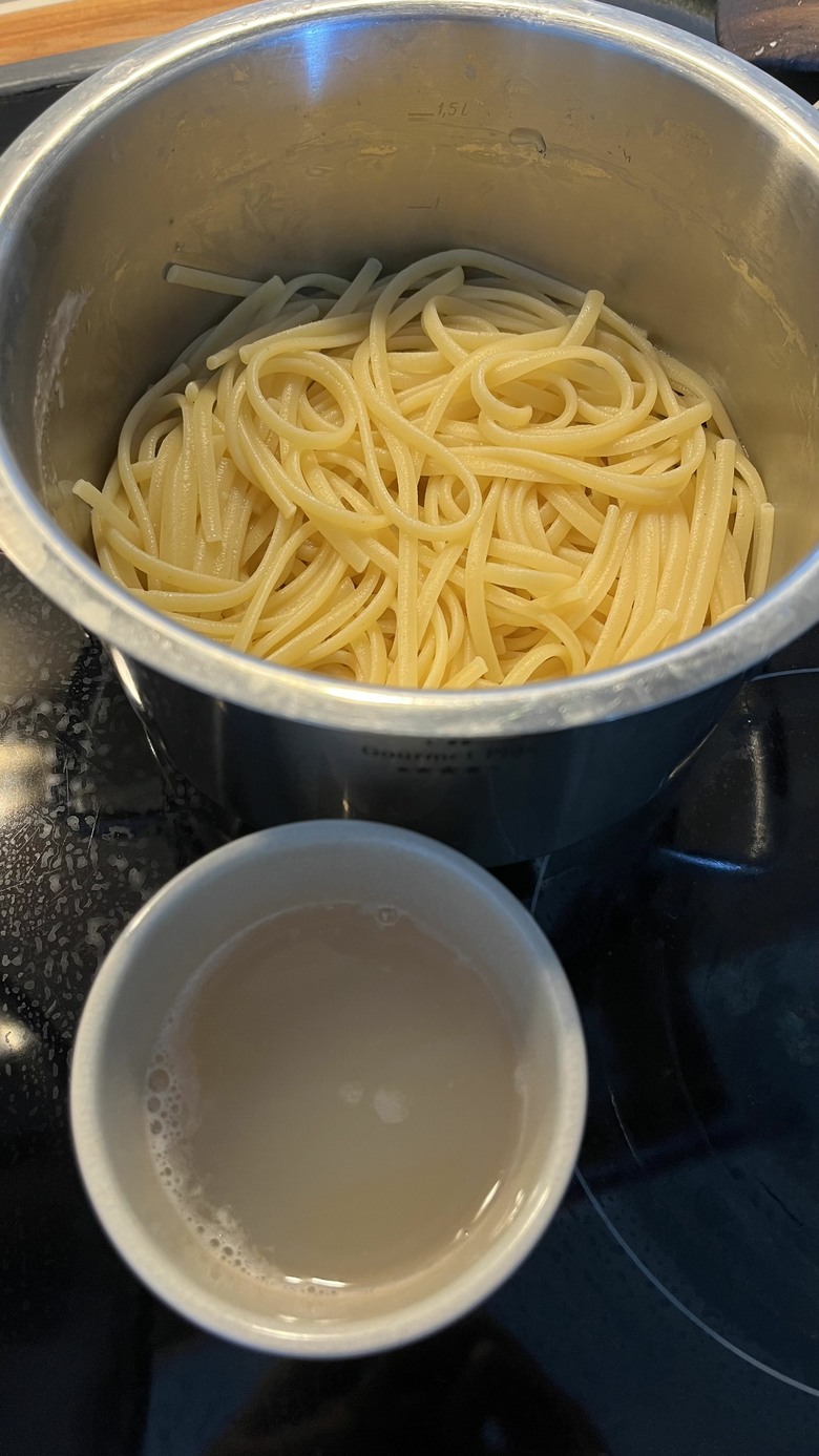 蒜香海鮮黃金蕃茄義大利麵