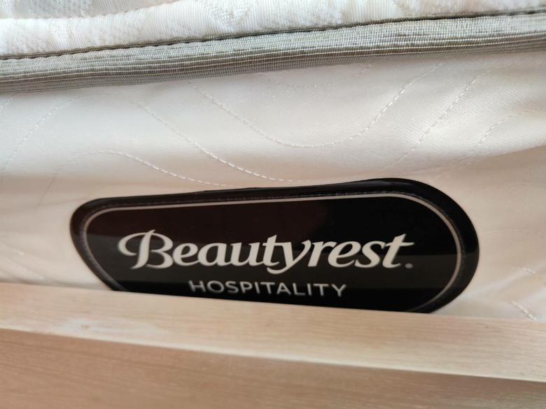 雲朵 NAGUE Simmons Beautyrest Hospitality Plush 購買心得