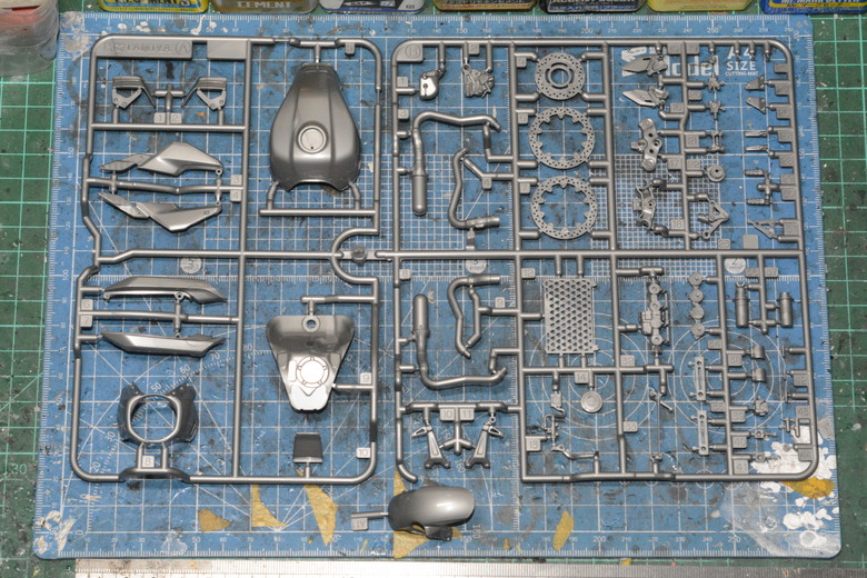 【模型製作】TAMIYA 1/12 HONDA CB1000F (圖多)