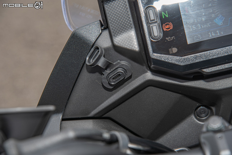 點我看大圖 2026 SUZUKI SV-7GX 試駕報告|V雙風味依然經典,熱血可以更加舒適!