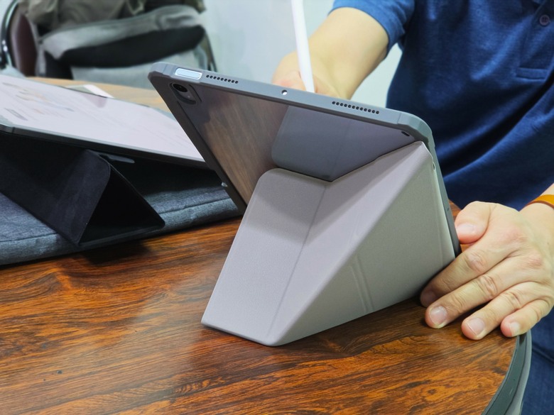 給iPad一個甜蜜家園「HIPPORIZZ 河馬引力 Origo 晶透筆槽防摔殼 iPad保護殼」開箱評價