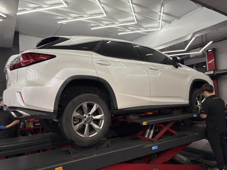 點我看大圖 Bridgestone ALENZA LX100 台製心得|RX300輪胎怎麼選?
