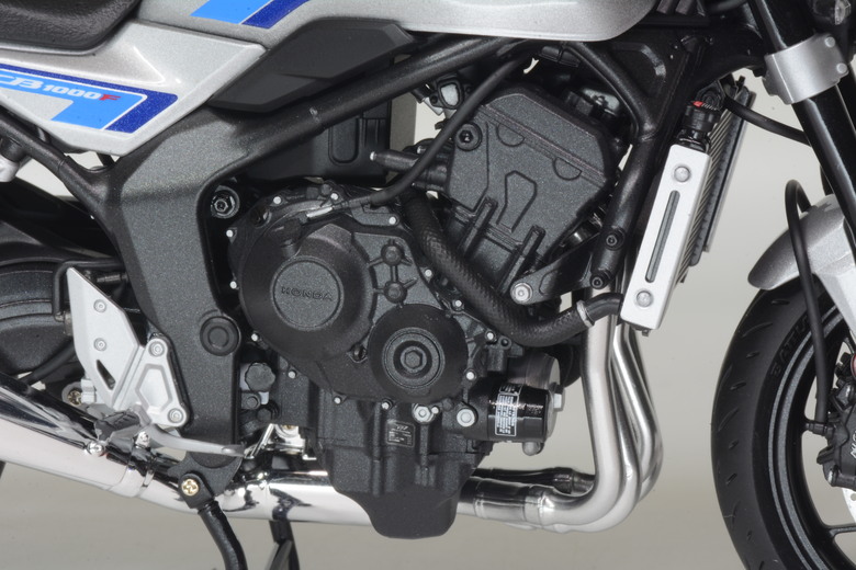 【模型製作】TAMIYA 1/12 HONDA CB1000F (圖多)