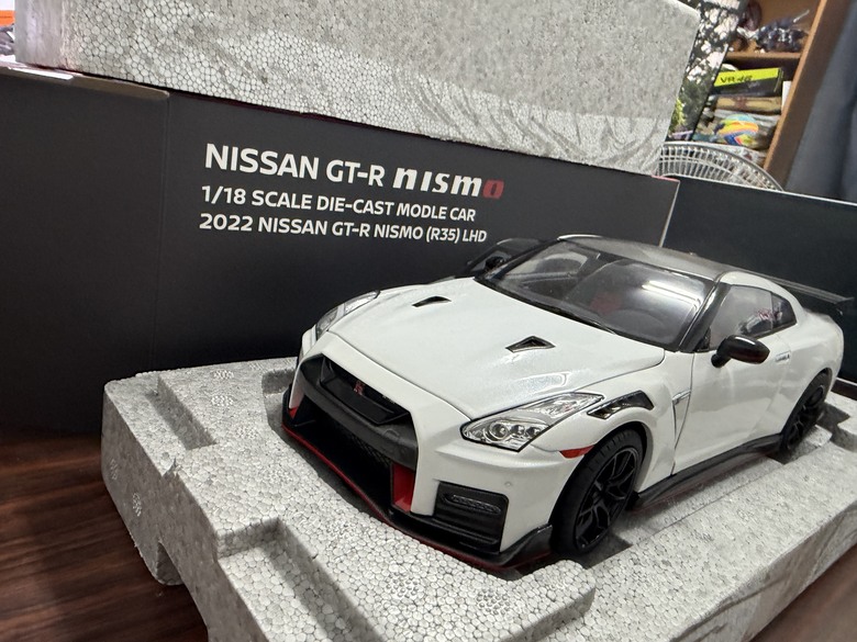[開箱]1/18 Nissan GT-R Nismo R35 2022
