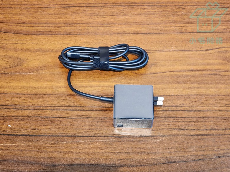 點我看大圖 【小宅開箱】華碩無畏Pro 14 2026 (M5450GA)全新模俱全能日常辦公室輕薄筆電