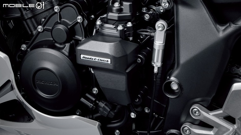點我看大圖 HONDA CBR400R FOUR E-Clutch 即將在台販售,年底前有望發表!?