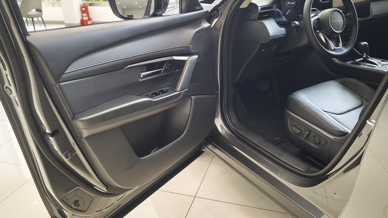 趕在展間第一天上架來看All New CX-5的賞車心得分享~~