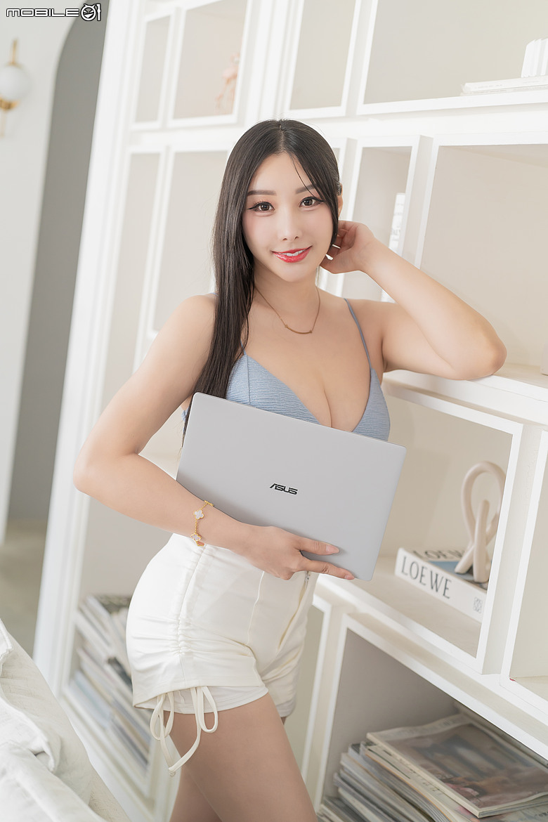ASUS ExpertBook Ultra 體驗|首搭 3K Tandem OLED 的極輕 AI 商務旗艦!