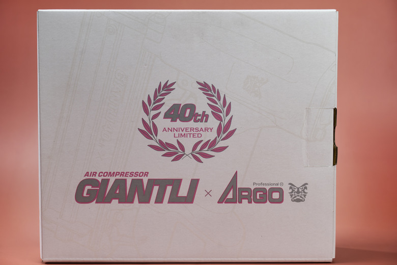 點我看大圖 風霸 GIANTLI × ARGO 40週年紀念聯名款 粉色釘槍登場 |木工師傅也有少女心