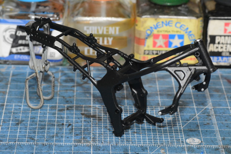 【模型製作】TAMIYA 1/12 HONDA CB1000F (圖多)