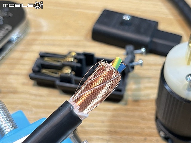 [心得] Gotham 86215 層層包覆的專業電源線