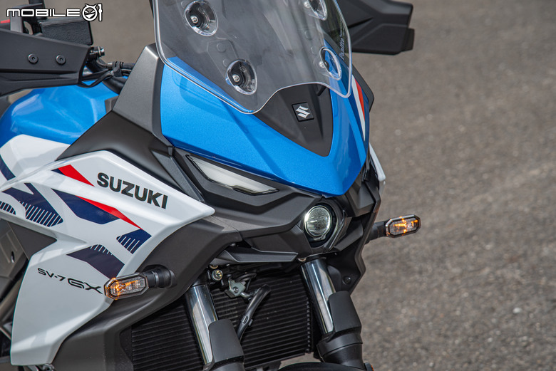 點我看大圖 2026 SUZUKI SV-7GX 試駕報告|V雙風味依然經典,熱血可以更加舒適!
