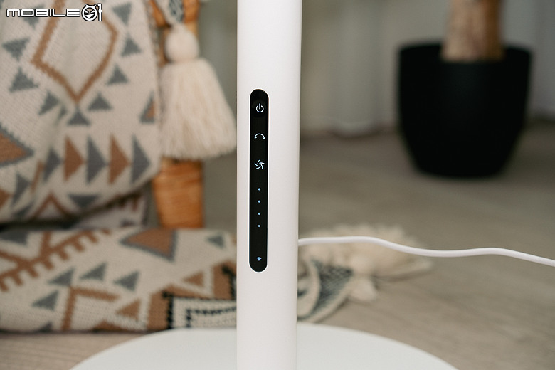 小米米家智慧 DC 超薄電風扇 Pro 開箱實測｜8.7cm 超薄機身、Type-C 供電更方便，從臥室吹到露營都能用