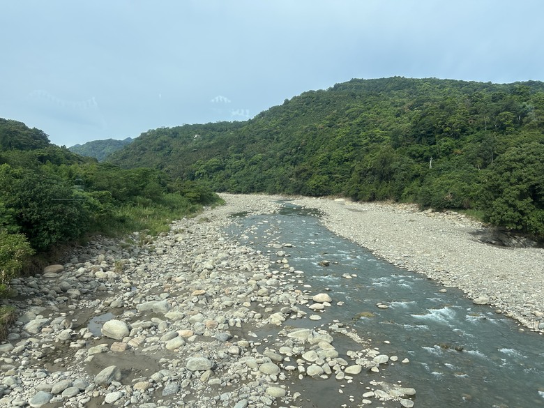 苗 栗 最 高 峰 加 里 山 ( 台 版 富 士 山 )