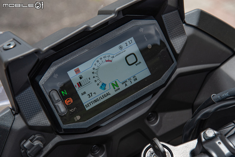 點我看大圖 2026 SUZUKI SV-7GX 試駕報告|V雙風味依然經典,熱血可以更加舒適!