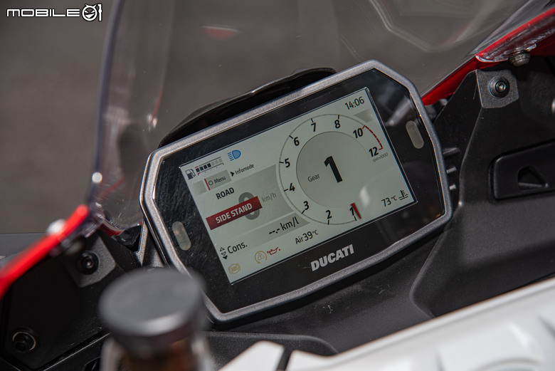 點我看大圖 DUCATI Pangale V2 S 試駕|街賽一體混血王子!超輕量級、最親民的DUCATI跑車