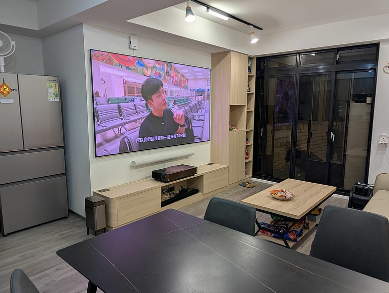 家裡裝了Hisense L9Q超短焦投影機