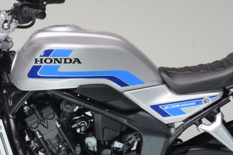 【模型製作】TAMIYA 1/12 HONDA CB1000F (圖多)