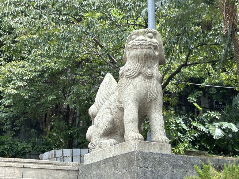 搭 捷 運 登 走 劍 潭 山 親 山 步 道