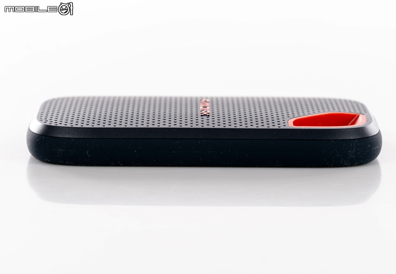 SanDisk Extreme Portable SSD（E70）攜帶式固態硬碟開箱試用 小巧體積內兼具大容量與高速傳輸性能