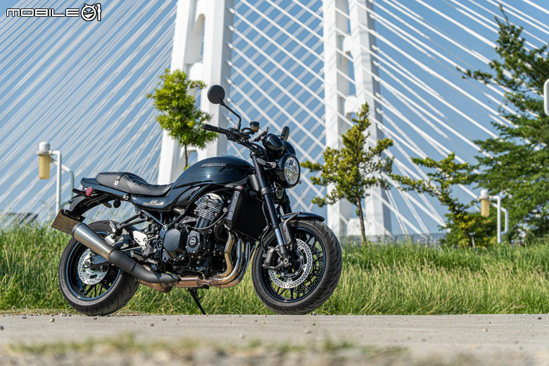 點我看大圖 KAWASAKI Z900RS 黑球試駕|經典好球不退色,只隨時間淬鍊