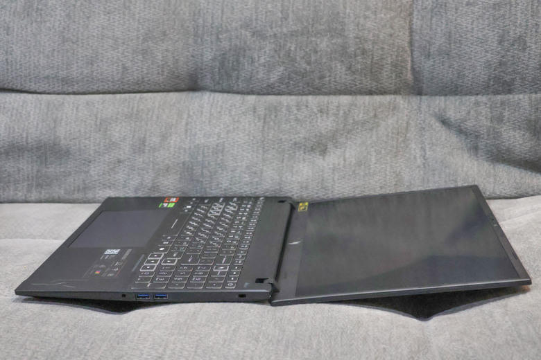 Acer Nitro V 16 AI開箱 AMD Ryzen 7 AI 450 + RTX5060 8G+16G DDR5 + 180Hz