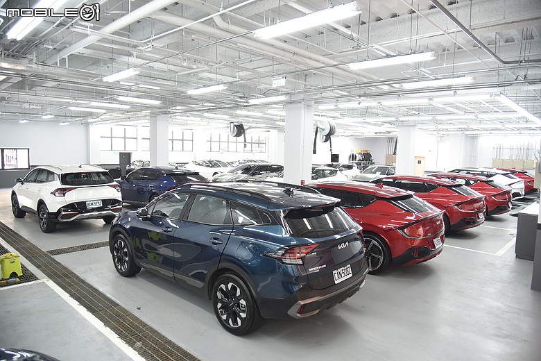【國內新訊】Kia Select 原廠精選中古車展 8/23 高雄民族展間登場,逾 40 台主管配車/公務/試乘車現場展示!