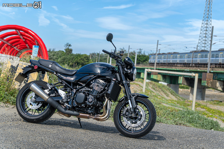 點我看大圖 KAWASAKI Z900RS 黑球試駕|經典好球不退色,只隨時間淬鍊