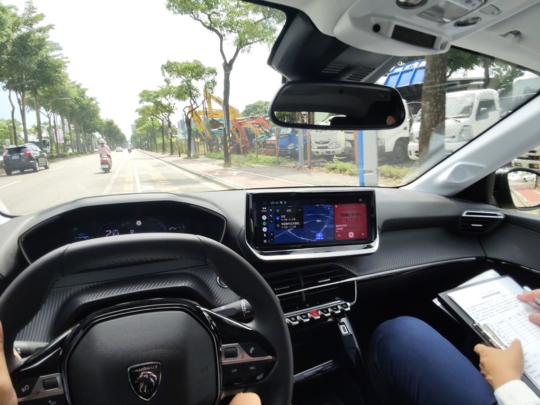 一個願望的實現 - Peugeot 208 小改款試駕