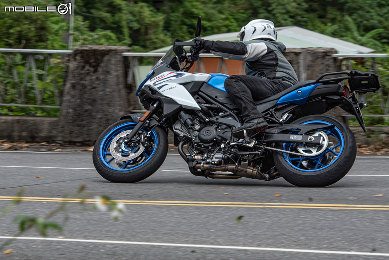 點我看大圖 2026 SUZUKI SV-7GX 試駕報告|V雙風味依然經典,熱血可以更加舒適!