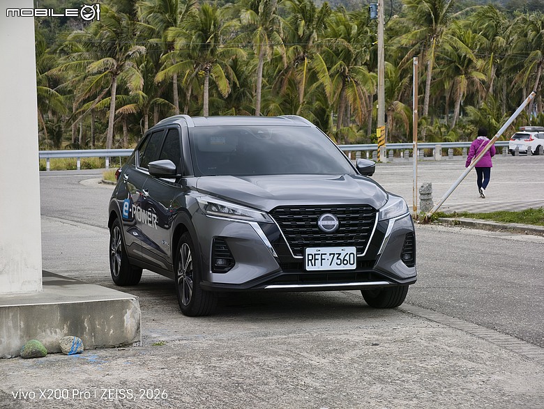 點我看大圖 海在右邊,路就不必趕 / Nissan Kicks e-POWER