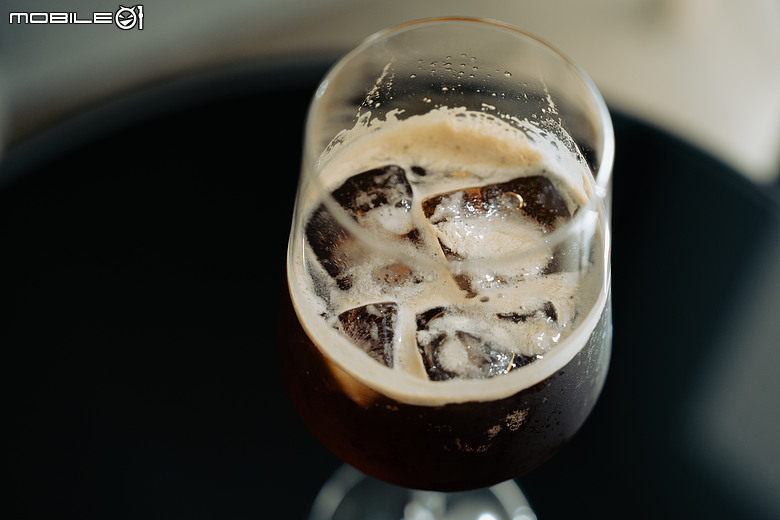 飛利浦 Philips Baristina 一滑即萃義式咖啡機開箱實測|一滑完成現磨咖啡,讓每天在家喝精品咖啡變得更簡單