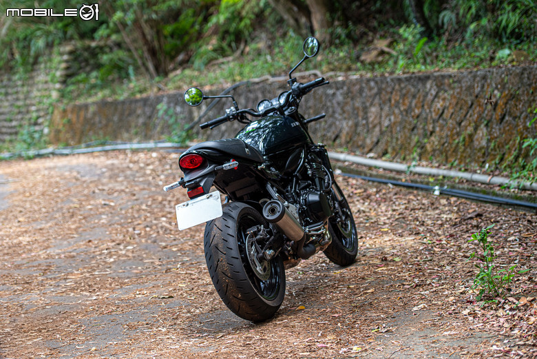 點我看大圖 KAWASAKI Z900RS 黑球試駕|經典好球不退色,只隨時間淬鍊