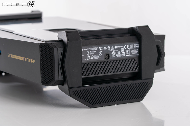 ROG NUC16 Edition 20 電競迷你電腦開箱實測 要價近 20 萬的迷你主機最強之作！