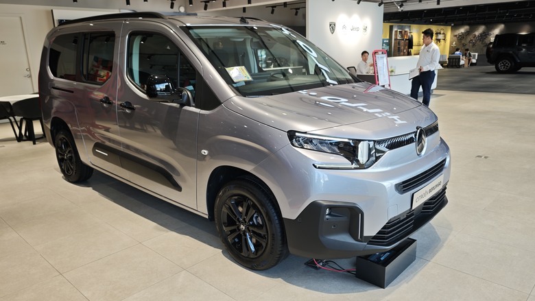 桃園荃程汽車參訪 - 依照Stellantis Brand House 全球規範打造之亞太區第二座據點