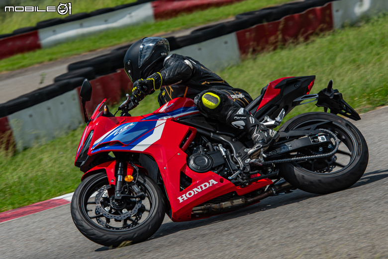 Honda CBR500R E-Clutch 賽道試駕｜非典型快排！另闢蹊徑的換檔體驗