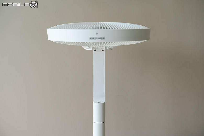 小米米家智慧 DC 超薄電風扇 Pro 開箱實測｜8.7cm 超薄機身、Type-C 供電更方便，從臥室吹到露營都能用