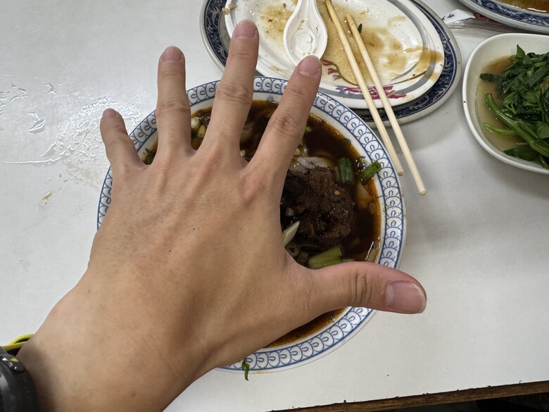 銅鑼半日遊懶人包！走進最 Chill 的綠意茶廠品茗，再爆吃超高 CP 值在地美食！