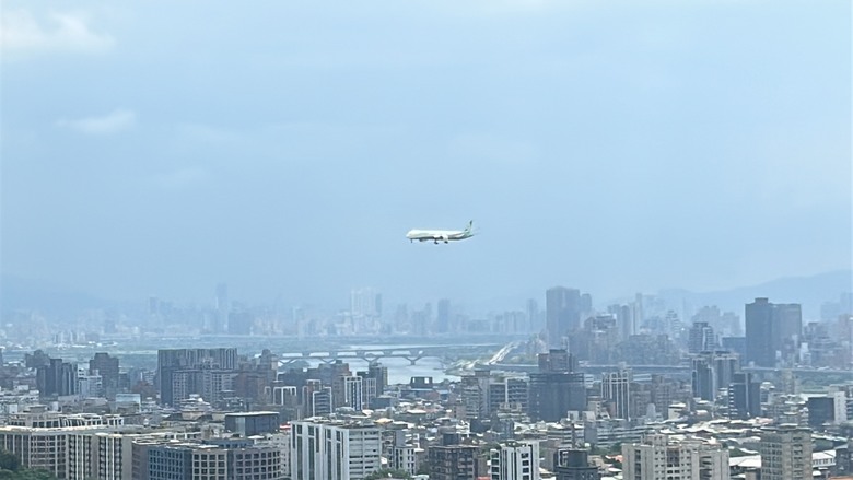 搭 捷 運 登 走 劍 潭 山 親 山 步 道