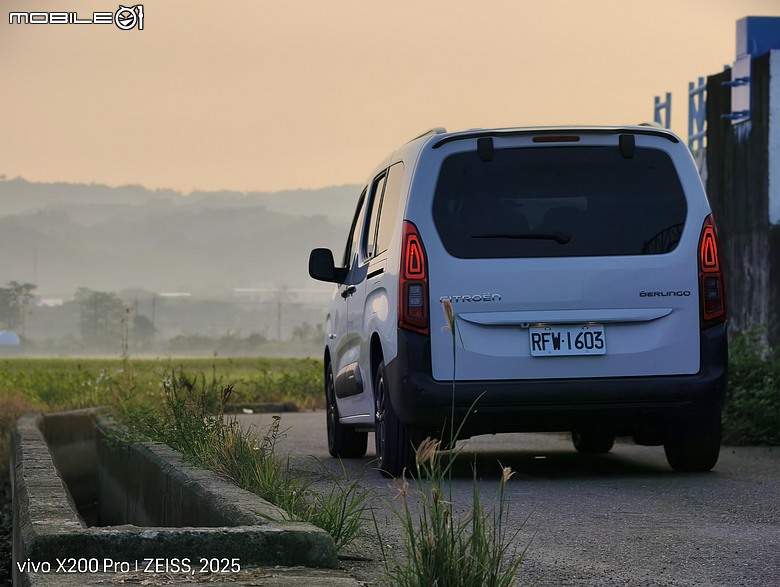 點我看大圖 生活需要的,剛好都放得下 / Citroën Berlingo